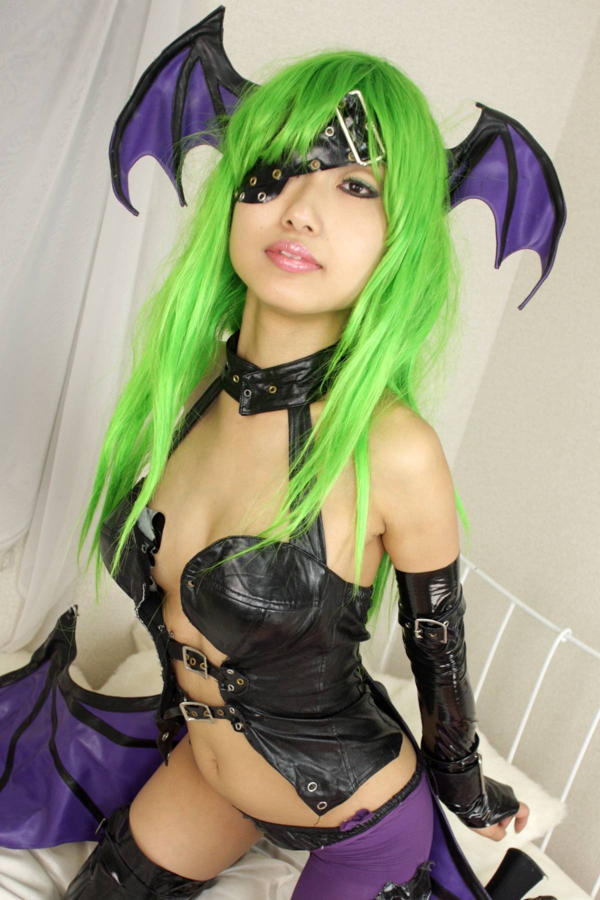 [Cosplay]  Darkstalkers - Morrigan with great body in latex 2